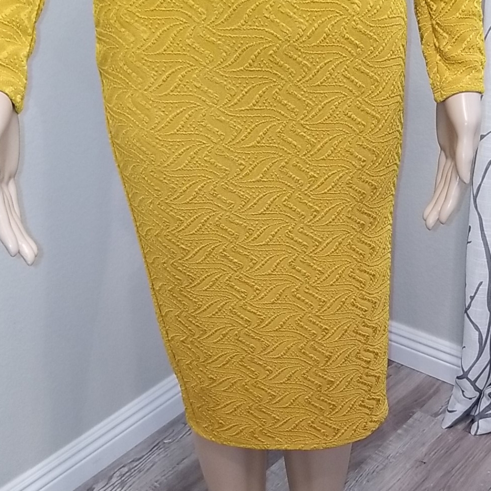BCBGENERATION Off-the-Shoulder Jacquard Dress - Picture 11 of 14